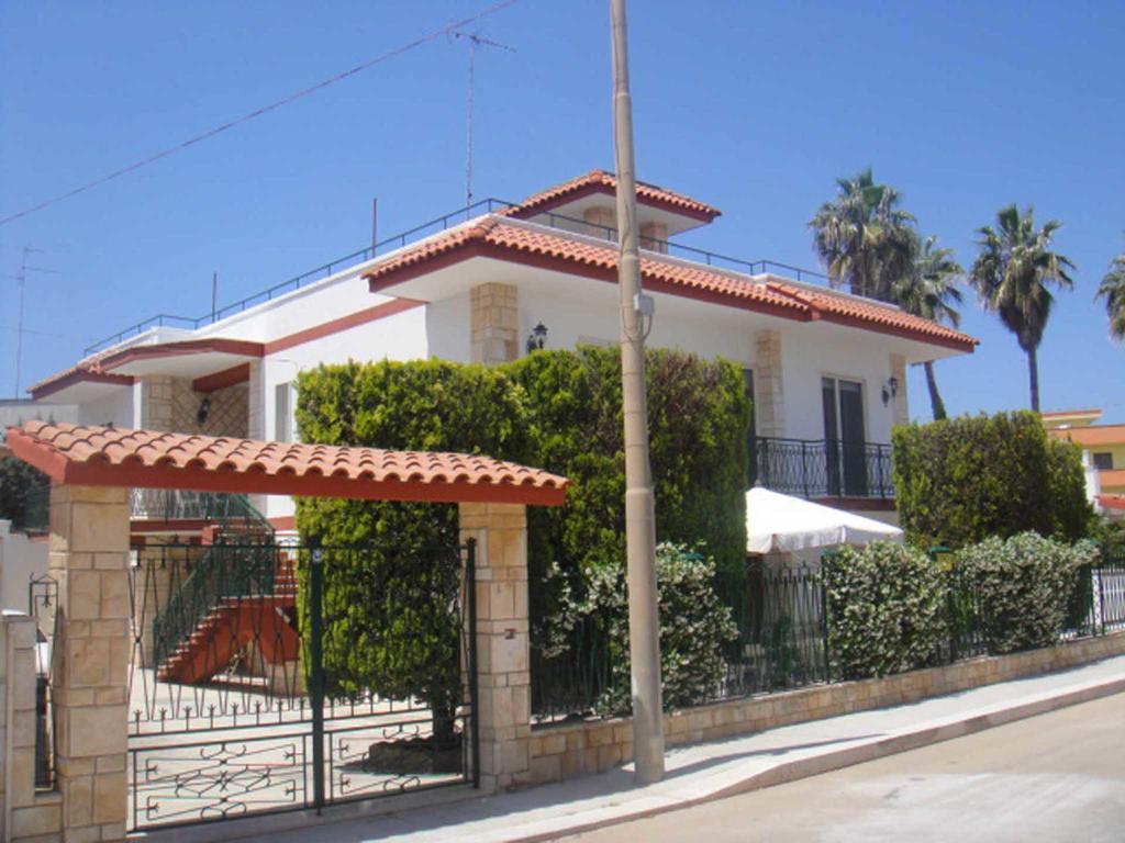 Villa Maria Sant Isidoro  Buitenkant foto